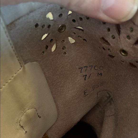 Frye Creamy pink Leather cowboy Boots sz 7 - Picture 7 of 9